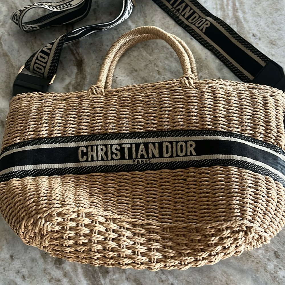 Raffia Bag with drawstring insert and crossbody strap